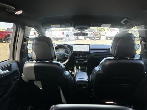Used 2023 Ford Escape ST-Line w/ Tech Pack #1 FWD image 12