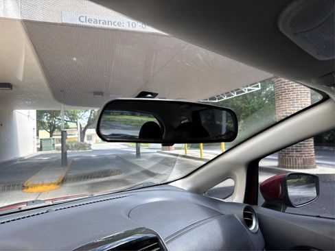 Used 2015 Nissan Versa Note SV FWD image 17