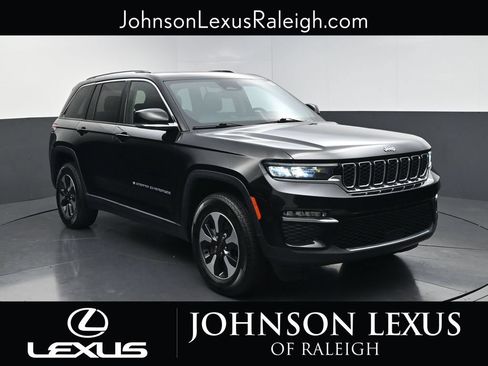 Used 2023 Jeep Grand Cherokee 4WD 4xe image 3