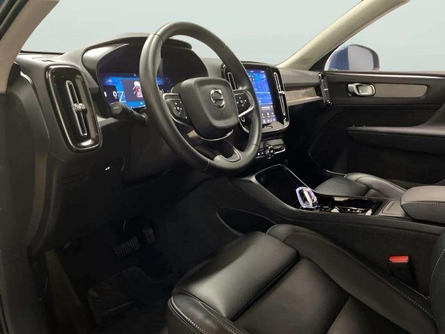 Used 2025 Volvo XC40 B5 Plus AWD/4WD image 63
