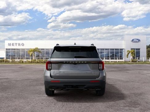 New 2027 Ford Explorer Active RWD image 7