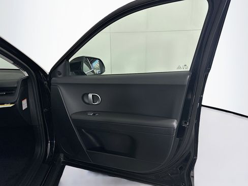 Used 2024 Hyundai Ioniq 5 SE RWD image 32
