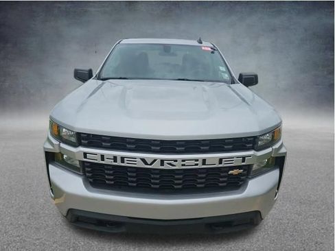 Used 2020 Chevrolet Silverado 1500 Custom w/ Custom Value Package RWD image 2