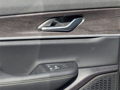 New 2025 Jeep Grand Cherokee L Limited image 29