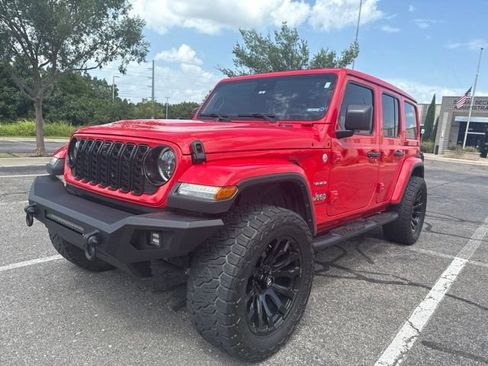 Used 2024 Jeep Wrangler Unlimited Sahara w/ Technology Group AWD/4WD image 1