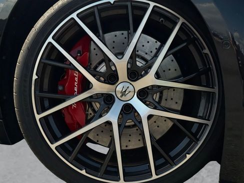 Used 2024 Maserati GranCabrio Trofeo image 11