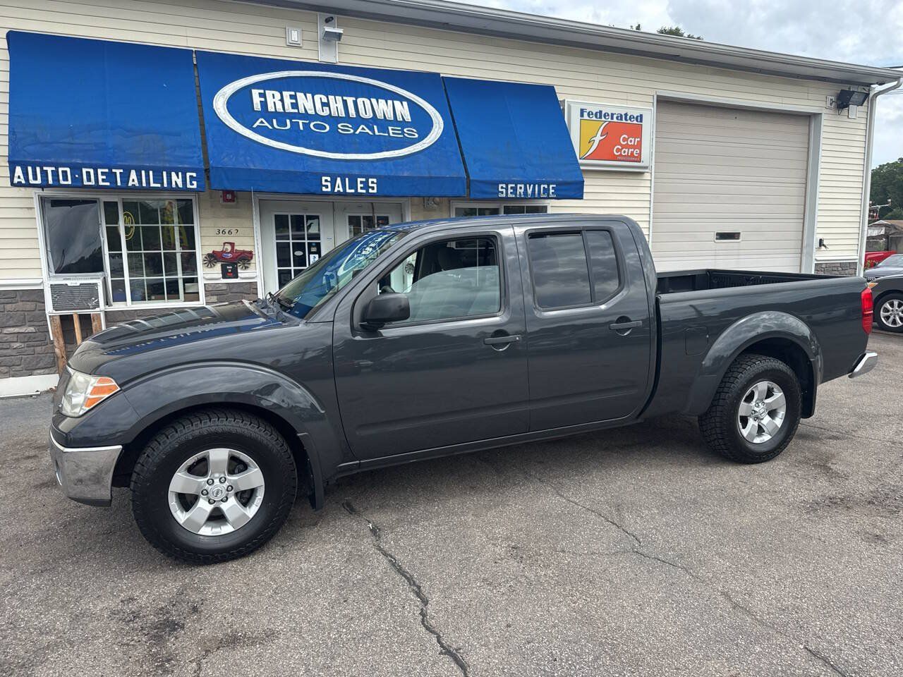 Used 2011 Nissan Frontier SV AWD/4WD image 13