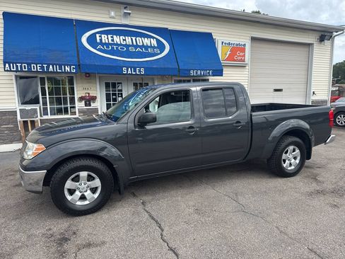 Used 2011 Nissan Frontier SV AWD/4WD image 13
