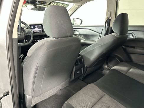 Used 2024 Nissan Rogue SV image 23