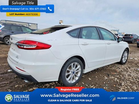 Used 2020 Ford Fusion SE image 4