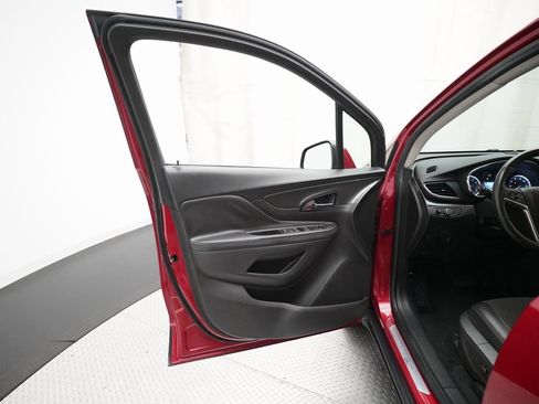 Used 2018 Buick Encore Preferred image 27