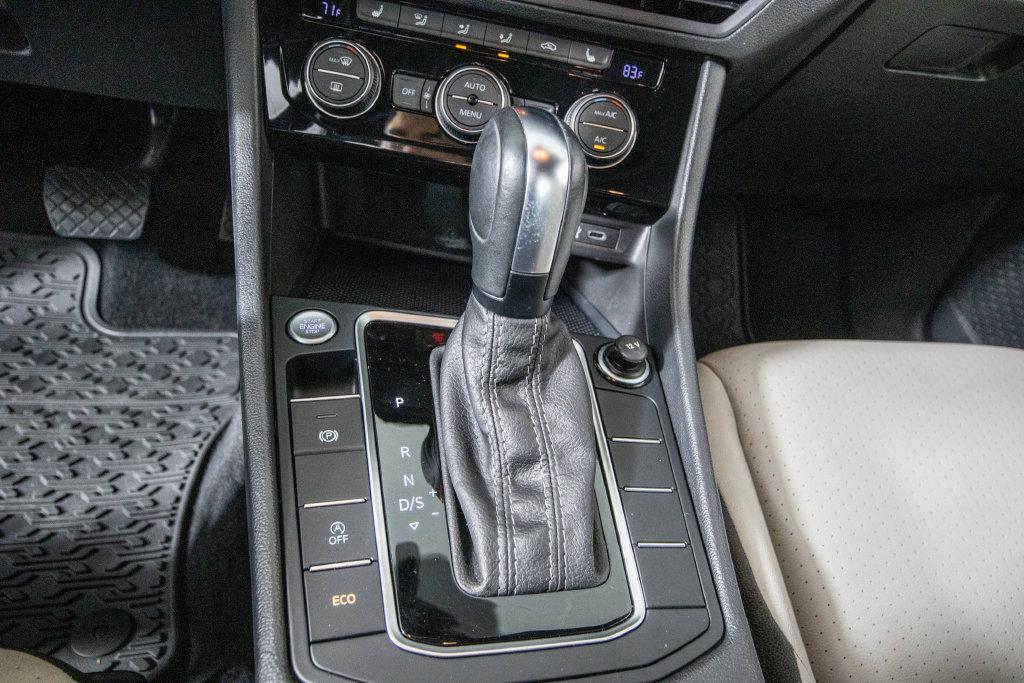 Used 2020 Volkswagen Jetta R-Line FWD image 25