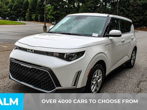 Used 2025 Kia Soul LX w/ LX Technology Package FWD image 3