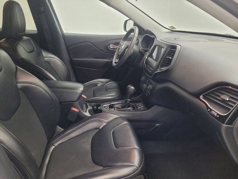 Used 2020 Jeep Cherokee Latitude Plus image 21