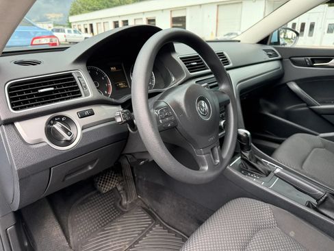 Used 2012 Volkswagen Passat 2.5 S FWD image 17