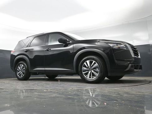 Used 2025 Nissan Pathfinder SL FWD image 33