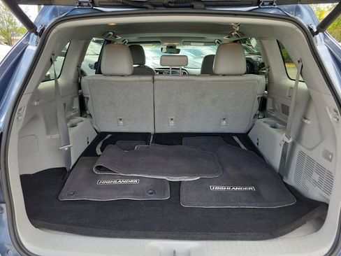 Used 2019 Toyota Highlander XLE AWD/4WD image 10