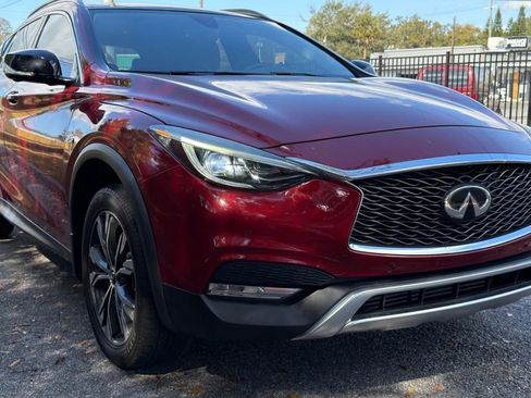 Used 2018 INFINITI QX30 AWD image 2