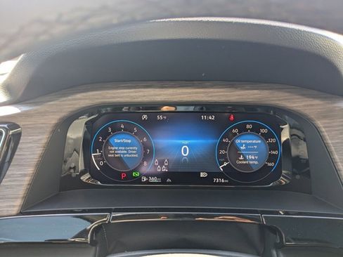 Used 2024 Volkswagen Atlas SEL Premium R-Line image 11