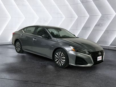 Used 2024 Nissan Altima 2.5 SV