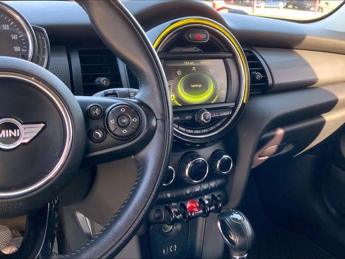 Used 2018 MINI Cooper 2-Door Hardtop FWD image 7