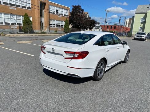 Used 2018 Honda Accord EX image 5