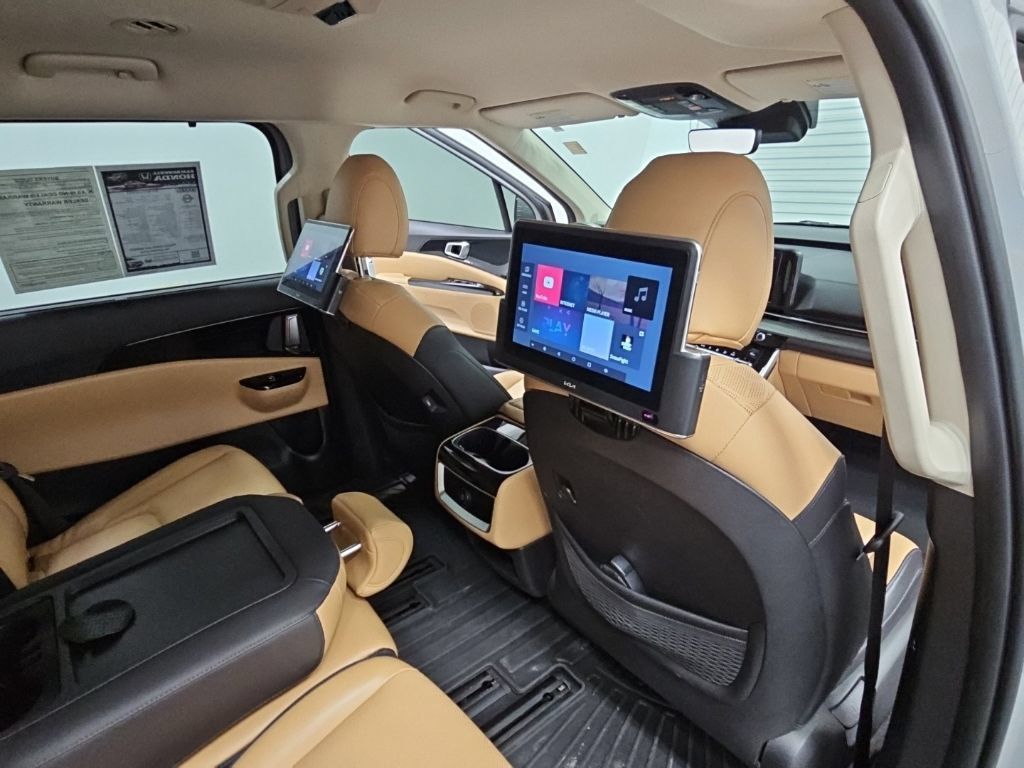 Used 2022 Kia Carnival EX FWD image 38
