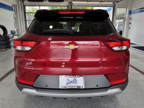 Used 2021 Chevrolet TrailBlazer LT w/ Driver Confidence Package FWD image 9