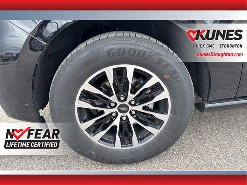 Used 2025 Ford Expedition Max Platinum AWD/4WD image 16