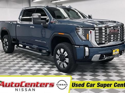 Used 2025 GMC Sierra 2500 Denali w/ Denali Reserve Package AWD/4WD image 1