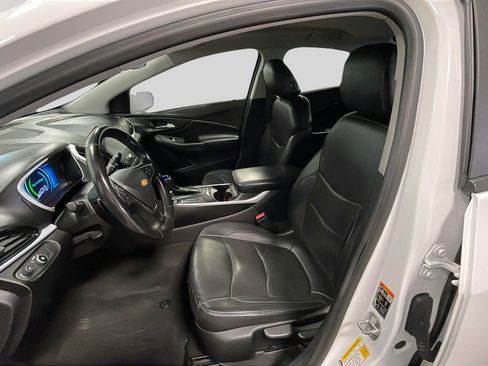 Used 2018 Chevrolet Volt LT w/ Comfort Package FWD image 10