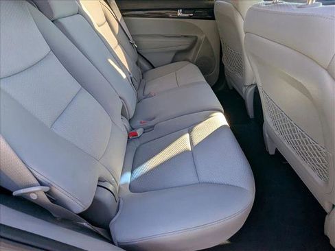 Used 2013 Kia Sorento LX w/ Convenience Pkg image 18