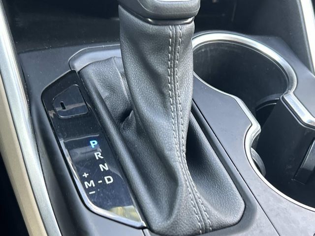 Used 2023 Toyota Highlander XLE AWD/4WD image 36
