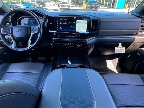 Used 2024 Chevrolet Silverado 2500 ZR2 w/ Technology Package AWD/4WD image 15