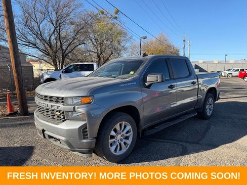 Used 2020 Chevrolet Silverado 1500 Custom w/ Trailering Package image 3