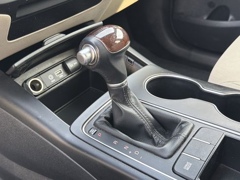 Used 2019 Kia Sorento FWD V6 image 30