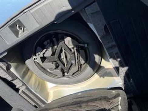 Used 2011 Subaru Outback 2.5i Limited w/ PWR Moonroof Pkg image 13