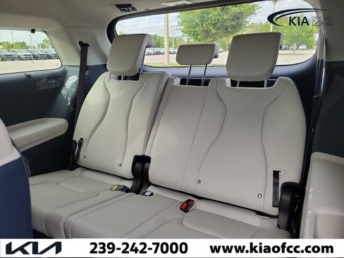 New 2026 Kia Carnival EX FWD image 13