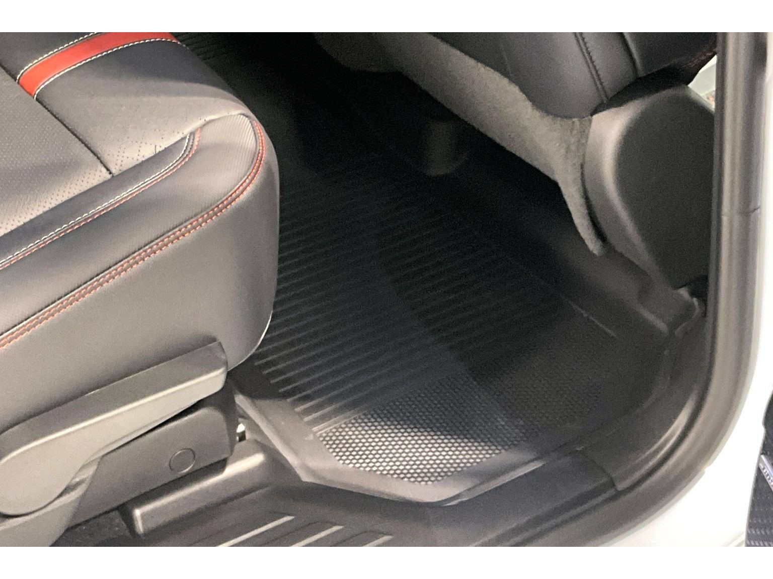 New 2026 Chevrolet Traverse RS w/ LPO, Floor Liner Package FWD image 46