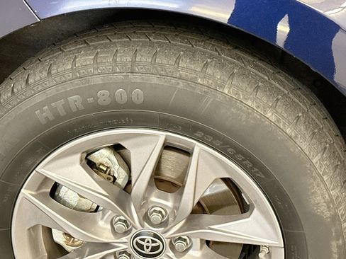 Used 2021 Toyota Sienna XLE AWD/4WD image 38