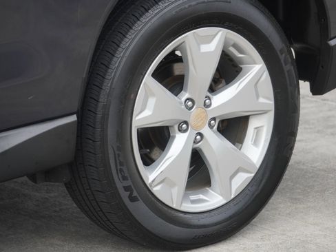 Used 2015 Subaru Forester 2.5i w/ Alloy Wheel Package image 27