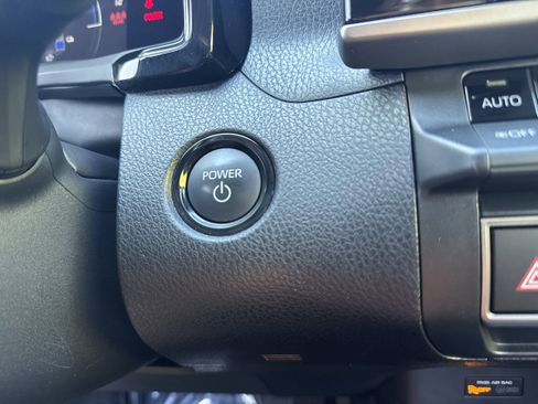 Used 2025 Toyota Camry SE image 16