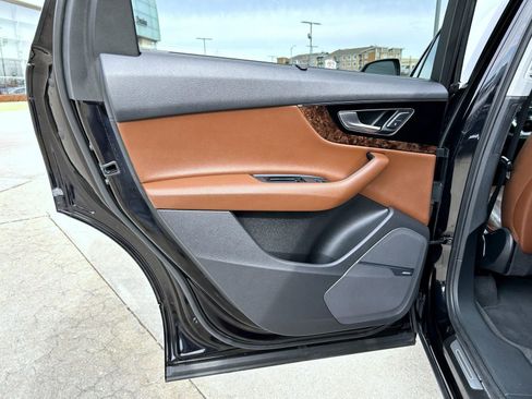 Used 2018 Audi Q7 3.0T Prestige w/ Prestige Package image 21