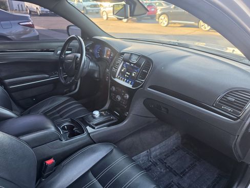 Used 2018 Chrysler 300 S RWD image 22
