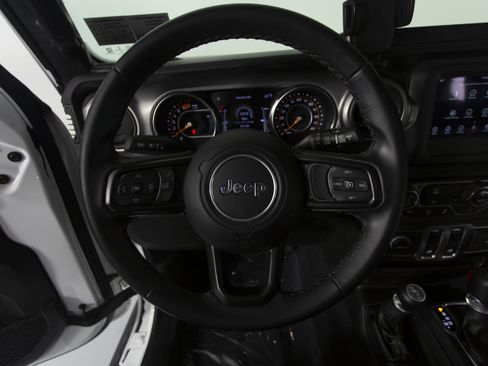 Used 2021 Jeep Wrangler Sport image 15