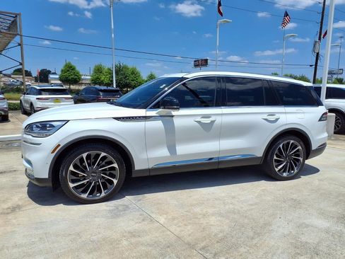Used 2023 Lincoln Aviator Reserve w/ Equipment Group 201A RWD image 3