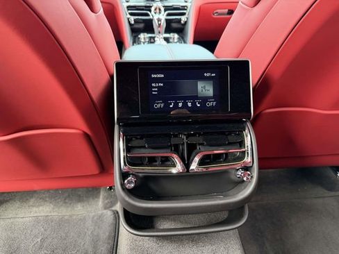Used 2024 Bentley Flying Spur V8 AWD/4WD image 13