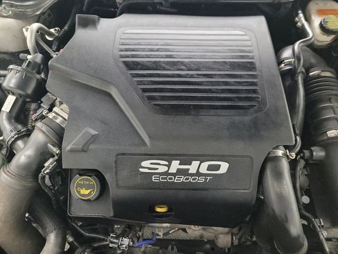 Used 2018 Ford Taurus SHO AWD/4WD image 30