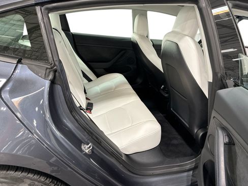 Certified 2022 Tesla Model 3 Long Range AWD/4WD image 11