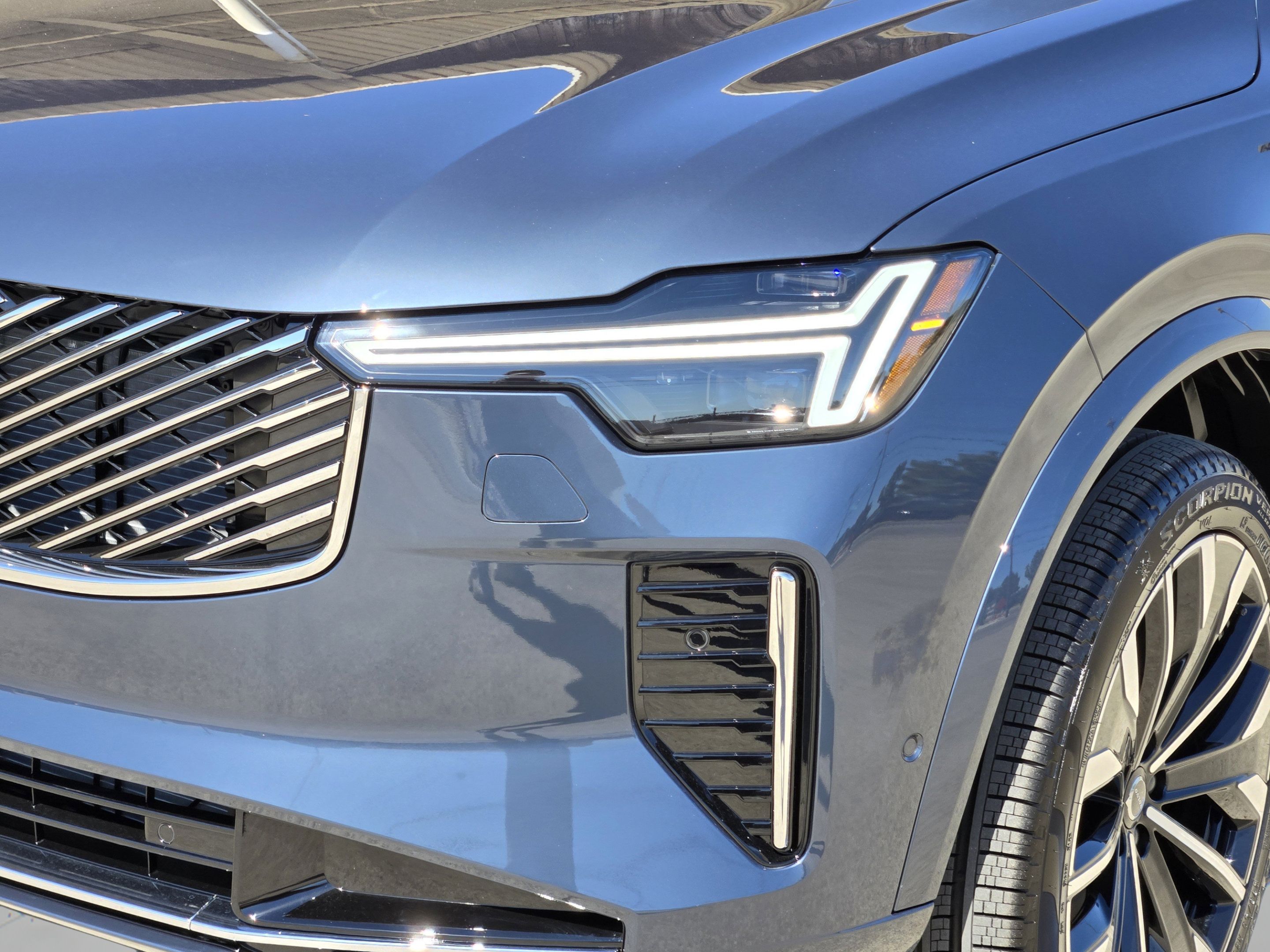 Used 2026 Volvo XC90 B6 Plus w/ Protection Package Premier AWD/4WD image 12